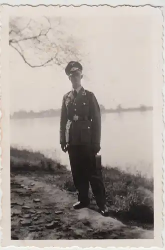 (F29347) Orig. Foto deutscher Soldat an der Elbe 1941