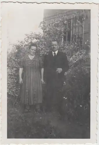 (F29252) Orig. Foto Wusterhausen Heilbrunn, Ehepaar vor Wohnhaus 1940