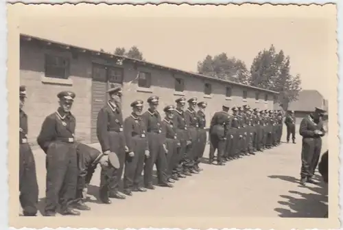 (F2923) Orig. Foto 2.WK Soldaten angetreten, Kasernenhof Wolfenbüttel?