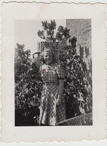 (F29193) Orig. Foto junge Frau im Freien 1934