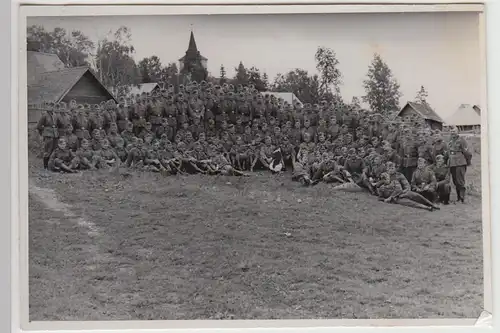 (F29042) Orig. Foto deutsche Soldaten, Gruppenbild im Freien 1940