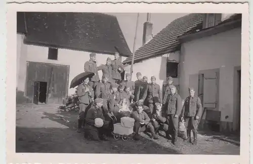 (F28985) Orig. Foto deutsche Soldaten in Bierbach i. Bliestal 1939