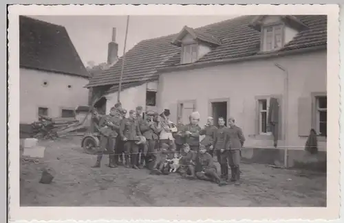 (F28984) Orig. Foto deutsche Soldaten in Bierbach i. Bliestal 1939