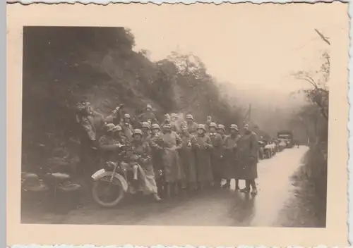 (F28980) Orig. Foto Militär-Pkw-Kolonne bei Tiefenstein 1939
