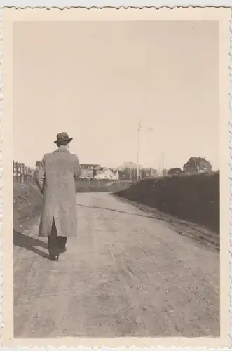 (F28929) Orig. Foto Mann auf Straße v. Diepmannsbach n. Lennep 1938