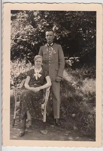 (F28920) Orig. Foto deutscher Soldat mit Frau im Freien 1930/40er