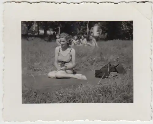 (F28845) Orig. Foto Hanau, Frau im Mosler Strandbad 1943