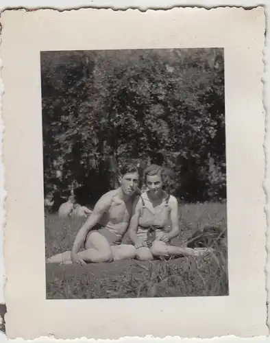 (F28844) Orig. Foto Hanau, Paar im Mosler Strandbad 1943