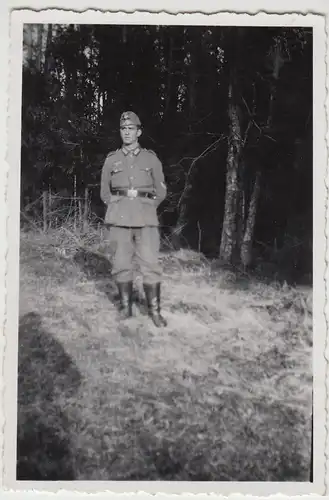(F28812) Orig. Foto deutscher Soldate im Freien 1940-42
