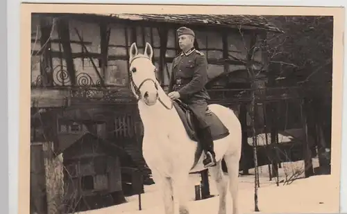 (F28806) Orig. Foto Soldat Oberfeldwebel Walter Schulze a. Pferd 1940