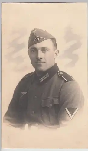 (F28796) Orig. Foto Porträt Soldat 1939