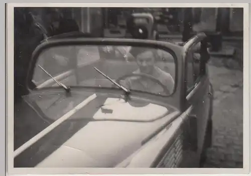 (F28740) Orig. Foto Frau sitzt im offenen Pkw 1938