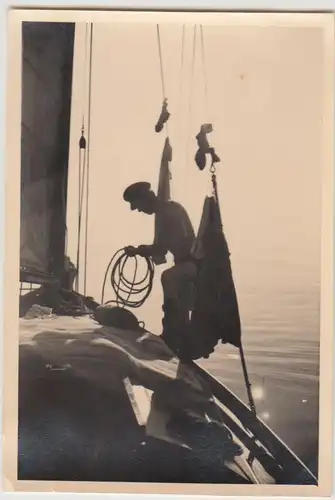 (F28717) Orig. Foto Person auf Segelboot 1936