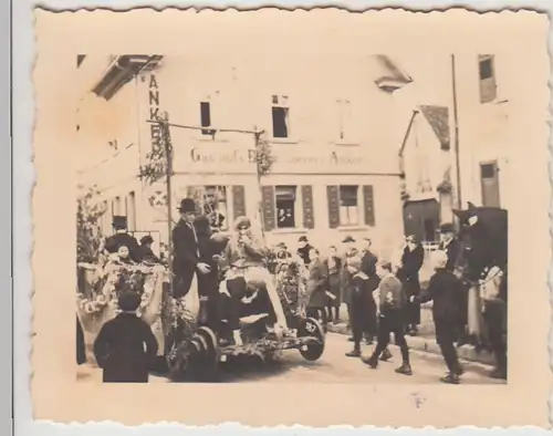 (F28641) Orig. Foto Rottenburg, Festumzug zum Karneval am Gasthof Anker 1930er