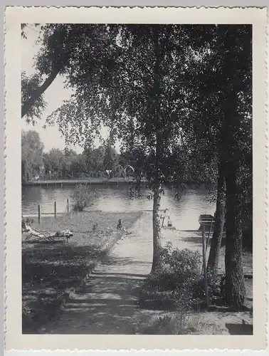 (F28603) Orig. Foto Kind Helga am Flussufer 1935