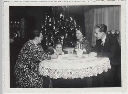 (F28596) Orig. Foto Weihnachten 1934, Familie zu Hause