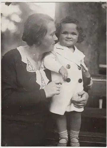(F28582) Orig. Foto Mutter mit Kind Helga Krapp a. Berlin 1933