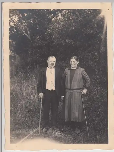 (F28517) Orig. Foto Personen mit Gehstock, Spaziergang 1920er