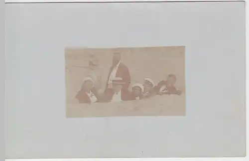 (F2847) Orig. Foto Personen am Strand in Nest (Uniescie), 1914