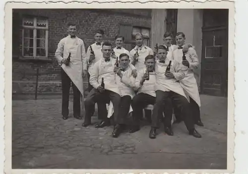(F28465) Foto Mitarbeiter eines Betriebes, Schlachthof in Magdeburg 1933
