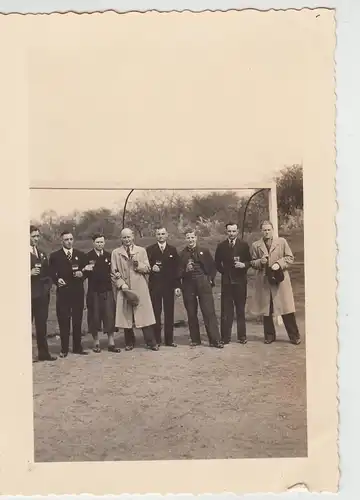 (F28440) Orig. Foto Männer am Fußballtor 1936