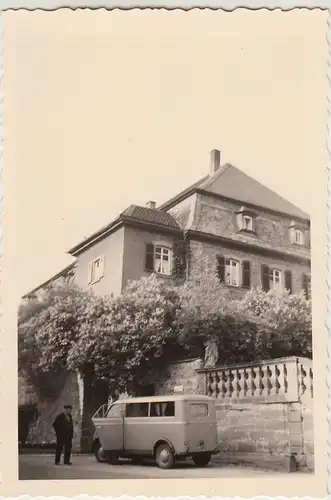 (F28266) Orig. Foto Walldürn, Lieferwagen vor Gebäude 1956