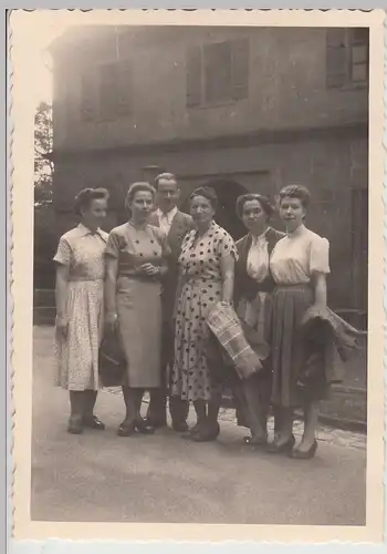 (F28258) Orig. Foto Heidelberg, Frauen am Schloss 1956