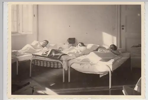 (F28229) Orig. Foto Berlin, Wannseeheim 1955, Damen im Bett