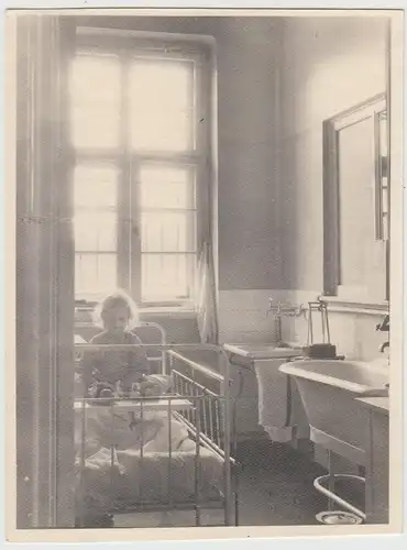 (F28189) Orig. Foto Berlin, Kinderkrankenhaus Mariendorfer Weg, Zimmer 1946