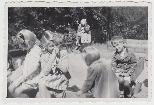 (F28180) Orig. Foto Kindergarten Berlin Dahlem, Kinder im Sandkasten 1943