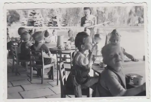(F28179) Orig. Foto Kindergarten Berlin Dahlem, Kinder auf Terrasse 1943