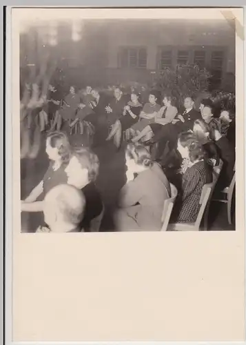 (F28171) Orig. Foto Examensfeier Kindergärtnerinnen in Berlin 1943