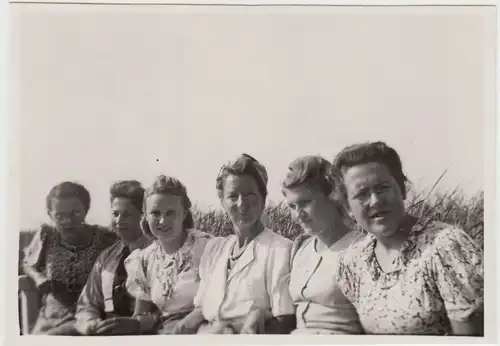 (F28168) Orig. Foto Scharmützelsee, junge Frauen auf Anlegebrücke 1941-43