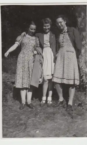 (F28155) Orig. Foto junge Damen im Freien 1941