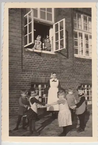 (F28137) Orig. Foto Pestalozzistiftung Burgwedel, Kinder spielen Ringelreih 1939