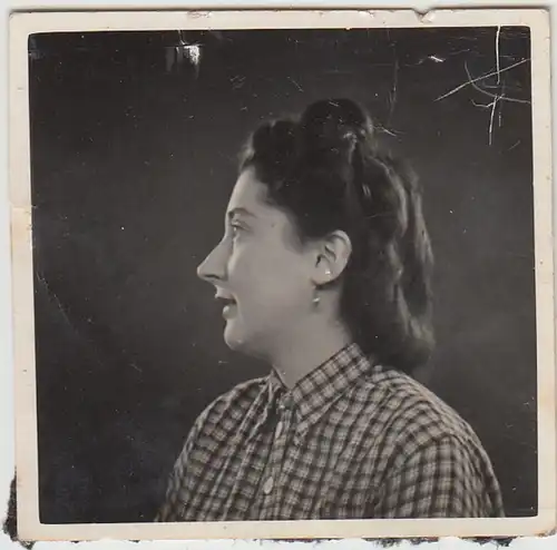 (F28062) Orig. Foto Porträt einer Frau, Hilde im März 1943