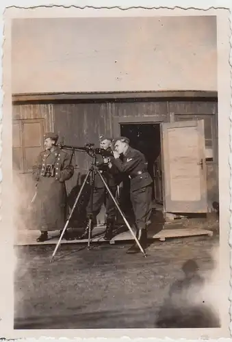 (F27962) Orig. Foto MG mit Stativ an der Flak-Stellung bei Warschau 1940