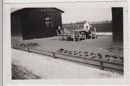 (F27931) Orig. Foto Flak-Stellung Glöthe 1940, Sitzgruppe zwischen Baracken