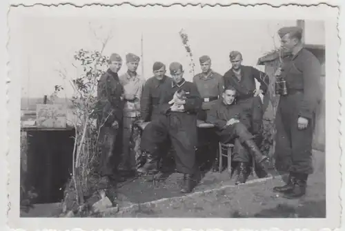(F27925) Orig. Foto Soldaten in der Flak-Stellung Glöthe 1940