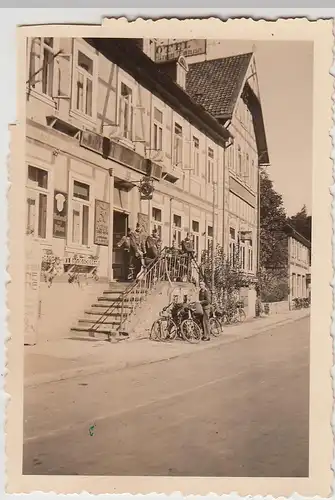 (F27885) Foto Rübeland, deutsche Soldaten am Hotel >Zur Grünen Tanne< 1940er