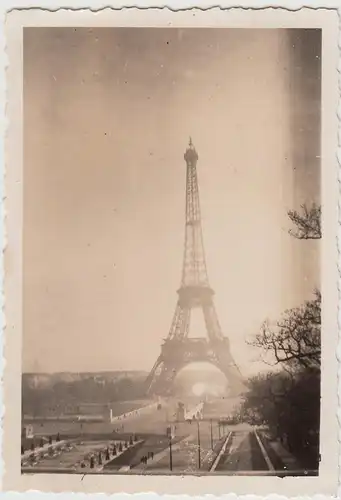 (F27861) Orig. Foto Paris, Eiffelturm im Dez. 1941