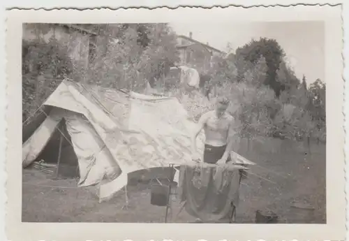 (F27848) Orig. Foto deutscher Soldat mit Zelt in Süditalien 1938