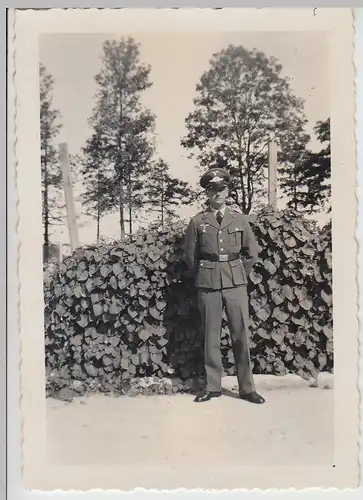 (F27803) Orig. Foto deutscher Soldat im Freien 1930er