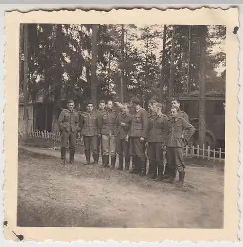 (F27758) Orig. Foto Ostfront 1940er, deutsche Soldaten im Waldlager