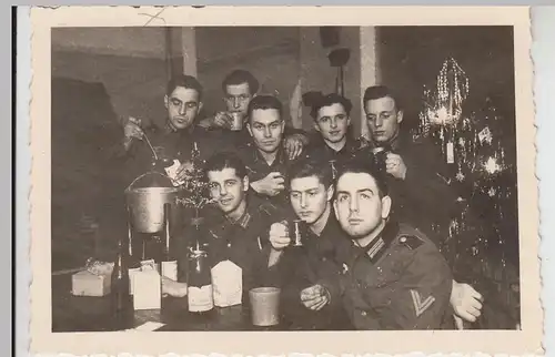 (F27730) Orig. Foto deutsche Soldaten feiern Weihnachten 1940er