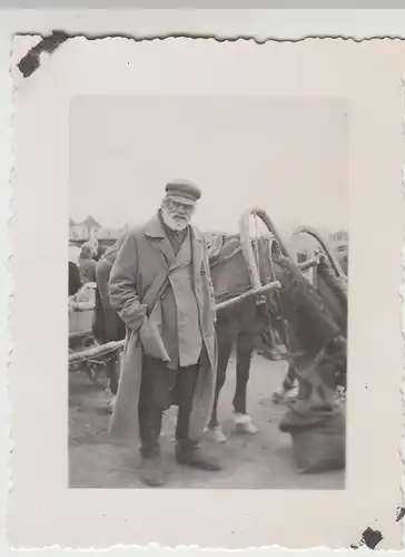 (F27709) Orig. Foto russischer Bauer am Pferdefuhrwerk, Ostfront 1940er