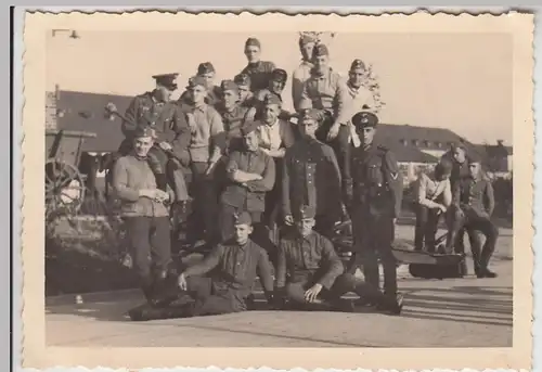 (F27666) Orig. Foto Frankfurt-Bonames, deutsche Soldaten auf Kasernenhof 1938