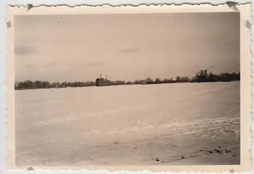 (F27573) Orig. Foto Schiffe auf zugefrorenen See in Russland 1941