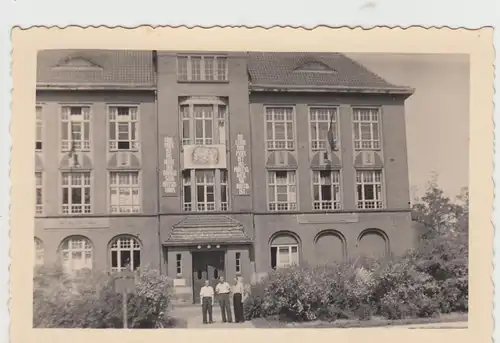 (F27540) Orig. Foto DDR-Schule m. sozialistischen Losungen 1940/50er (Riesa?)