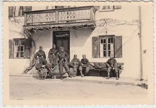 (F27448) Orig. Foto deutsche Soldaten m. kl. Handwagen in Bayrischzell 1937